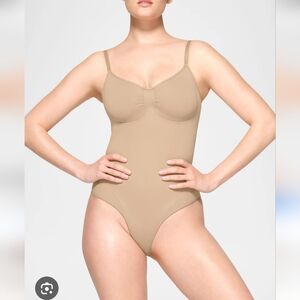 Skims Seamless Sculpt Tan Bodysuit